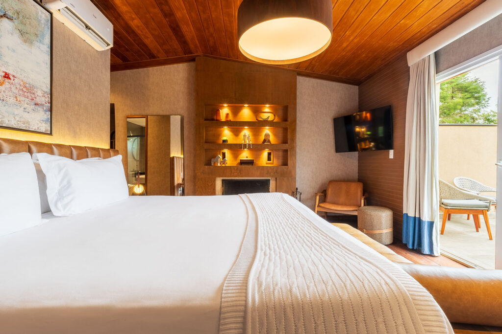 6 simone goltcher 08 1